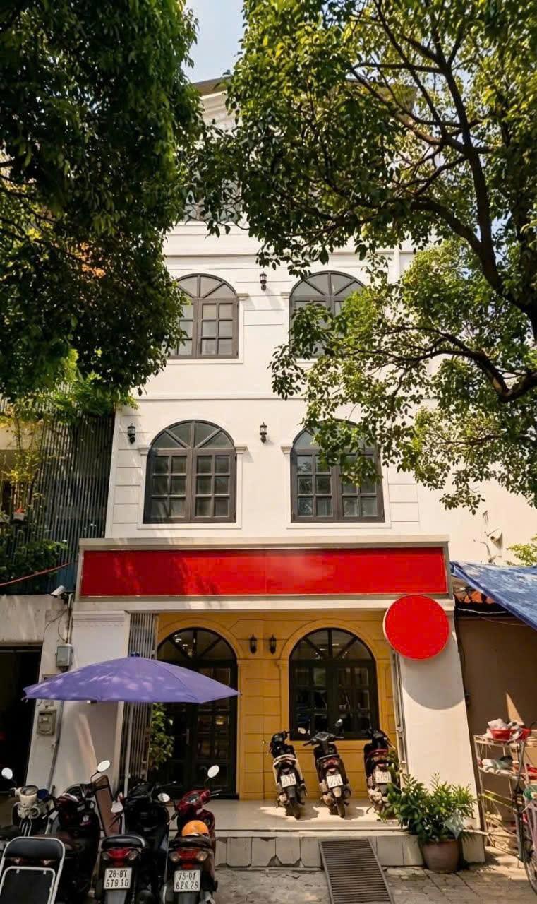 Cho Thuê Nhà Mặt Tiền 112 Phan Xích Long, Phường 3, Quận Bình Thạnh – Trệt 3 Lầu