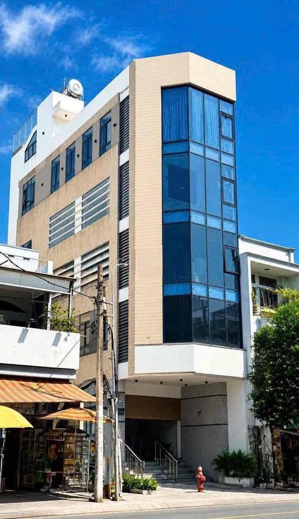 Cho Thuê Tòa Nhà 100 Nguyễn Văn Lượng, Phường 17, Quận Gò Vấp – Hầm, 4 Lầu, Thang Máy