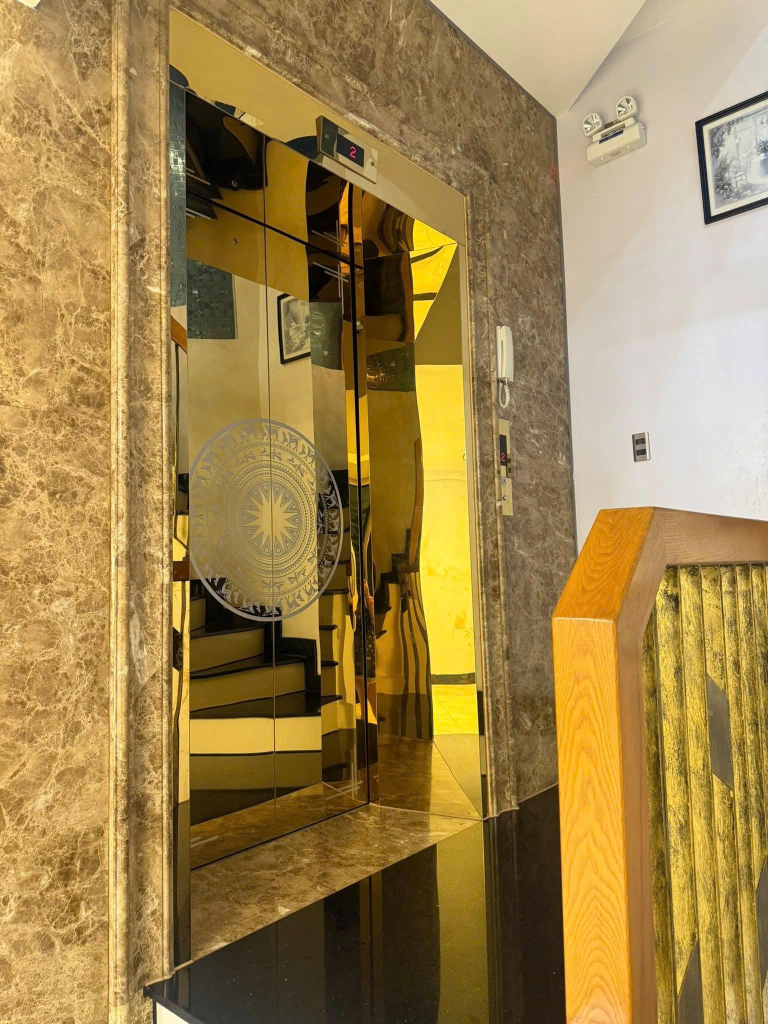 Cho Thuê Tòa Nhà 43/5A Cộng Hòa, Phường 4, Quận Tân Bình – Hầm 3 Lầu, Thang Máy