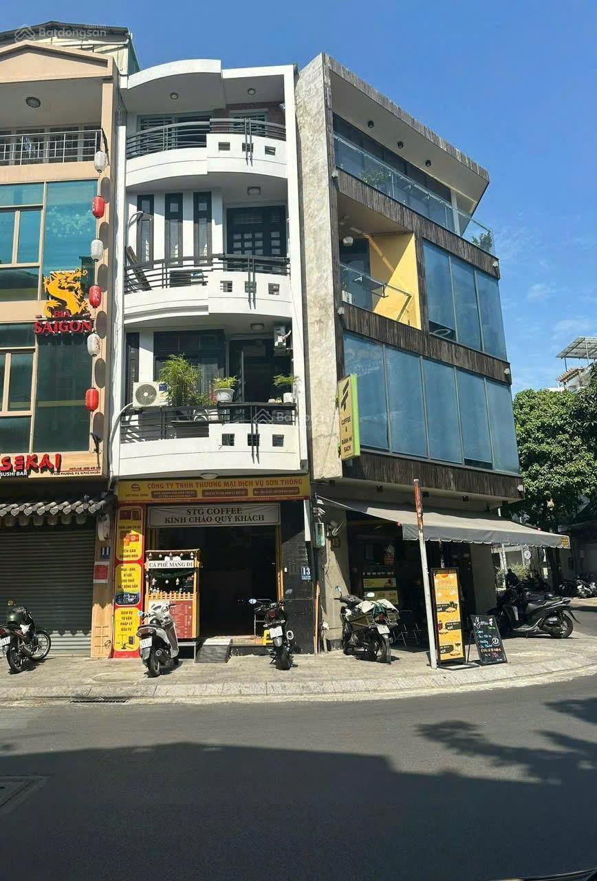 Cho Thuê Nhà 13 Hoa Phượng, Phường 2, Quận Phú Nhuận – 6 Phòng, Sân Thượng Trước Sau