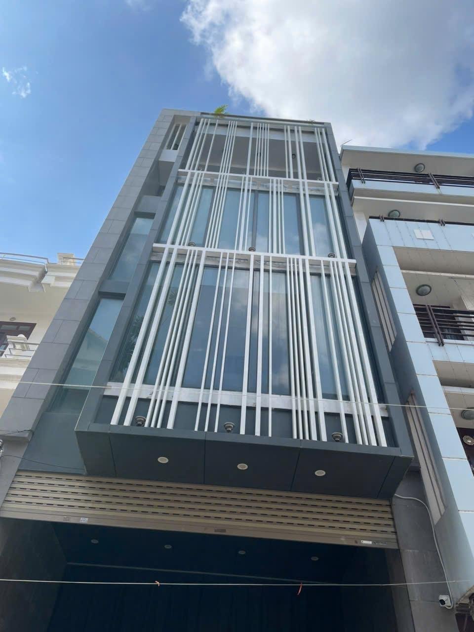 Cho Thuê Tòa Nhà 7/24 Đường C1, Tân Bình – Hầm, Trệt, 4 Lầu, Thang Máy, PCCC