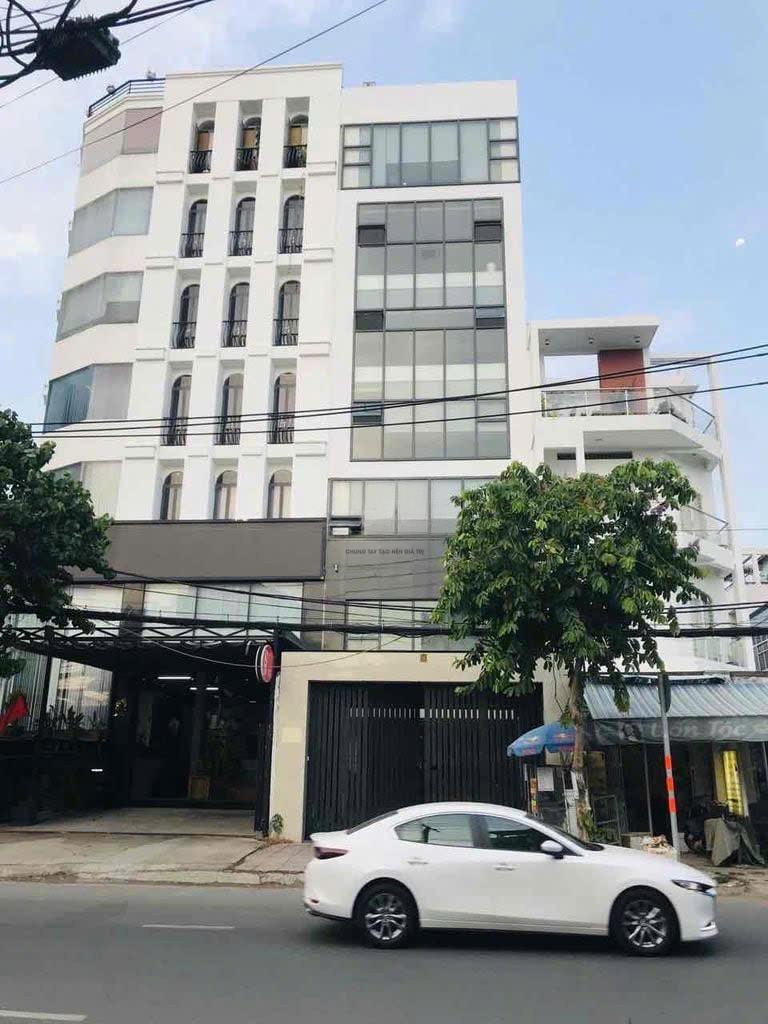 Cho Thuê Tòa Nhà 80 Nguyễn Xí, Quận Bình Thạnh – Hầm Xe Rộng, 1 Trệt 6 Lầu, Thang Máy