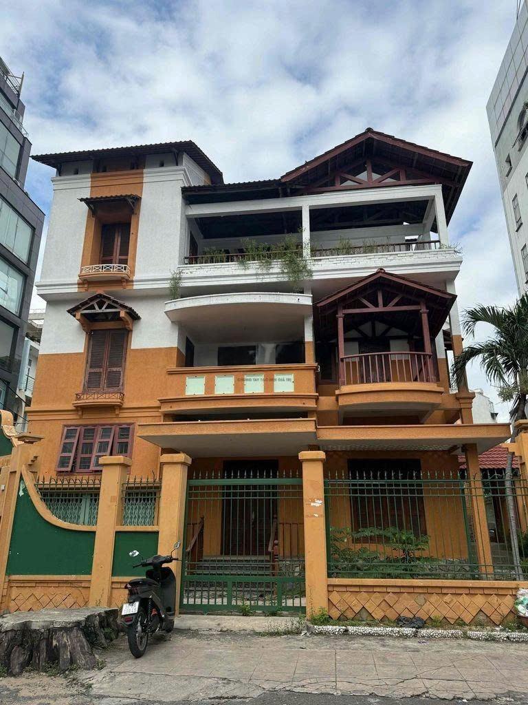 Cho Thuê Nhà 21S Nguyễn Văn Trỗi, Phường 11, Quận Phú Nhuận – DT 16x18m, Trệt 2 Lầu