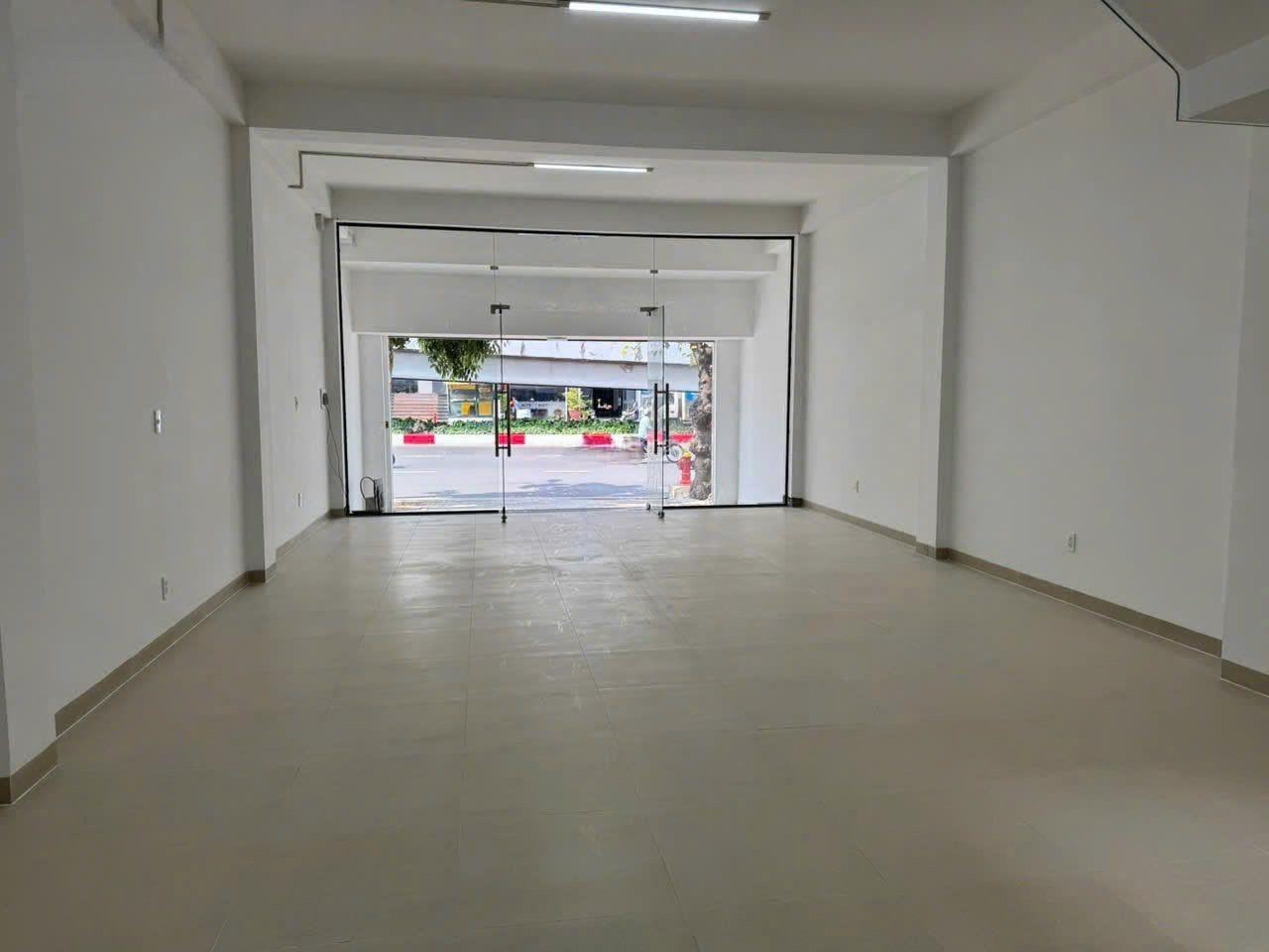 Cho Thuê Nhà Mặt Tiền 34 Cộng Hòa, Tân Bình – 6x30m, 3 Tầng