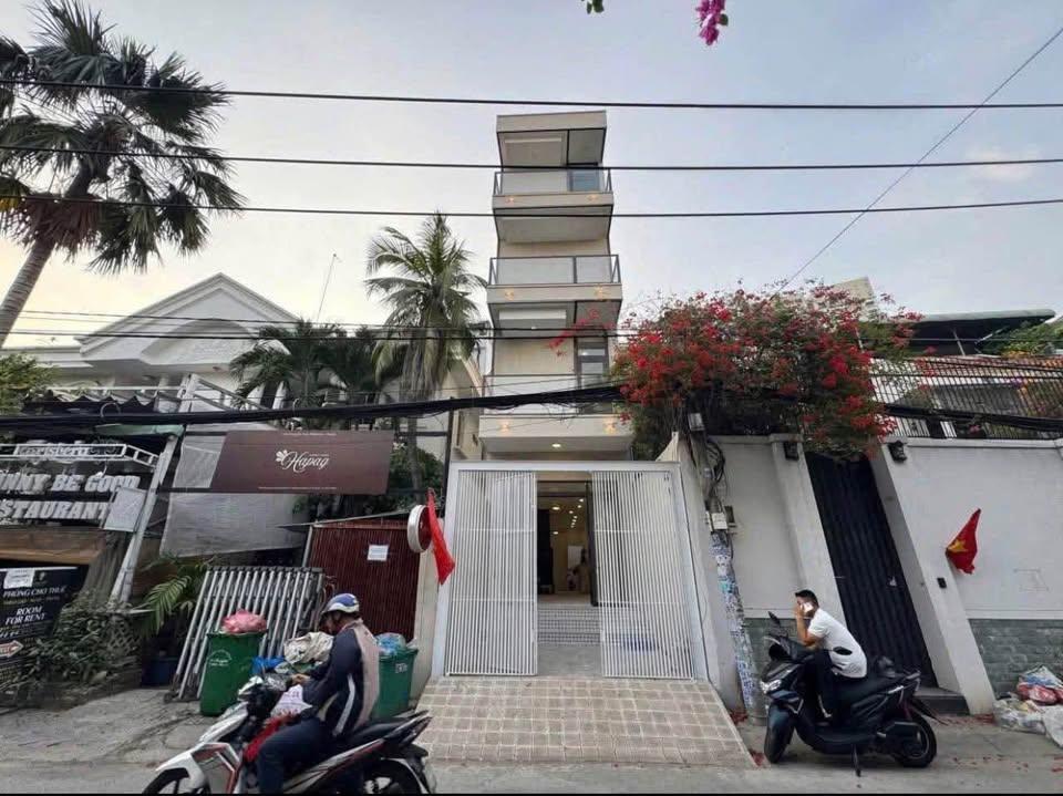 Cho Thuê Nhà 69/3 Đường 47, Phường Thảo Điền, Quận 2 – Trệt 3 Lầu, Thang Máy