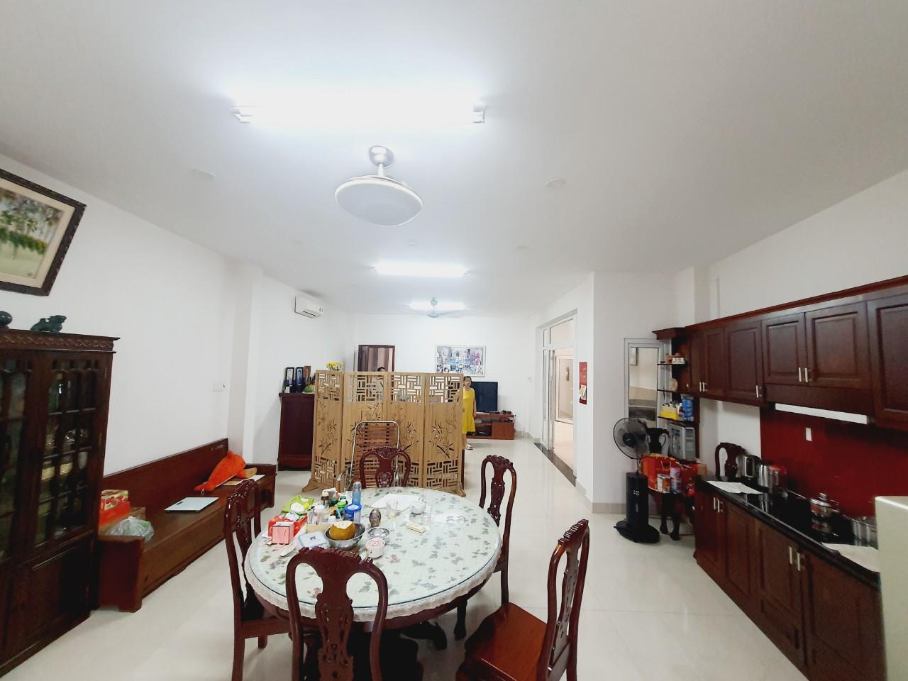 Cho Thuê Tòa Nhà 2A/64A Bạch Đằng, Quận Tân Bình – 7 Phòng, 8WC
