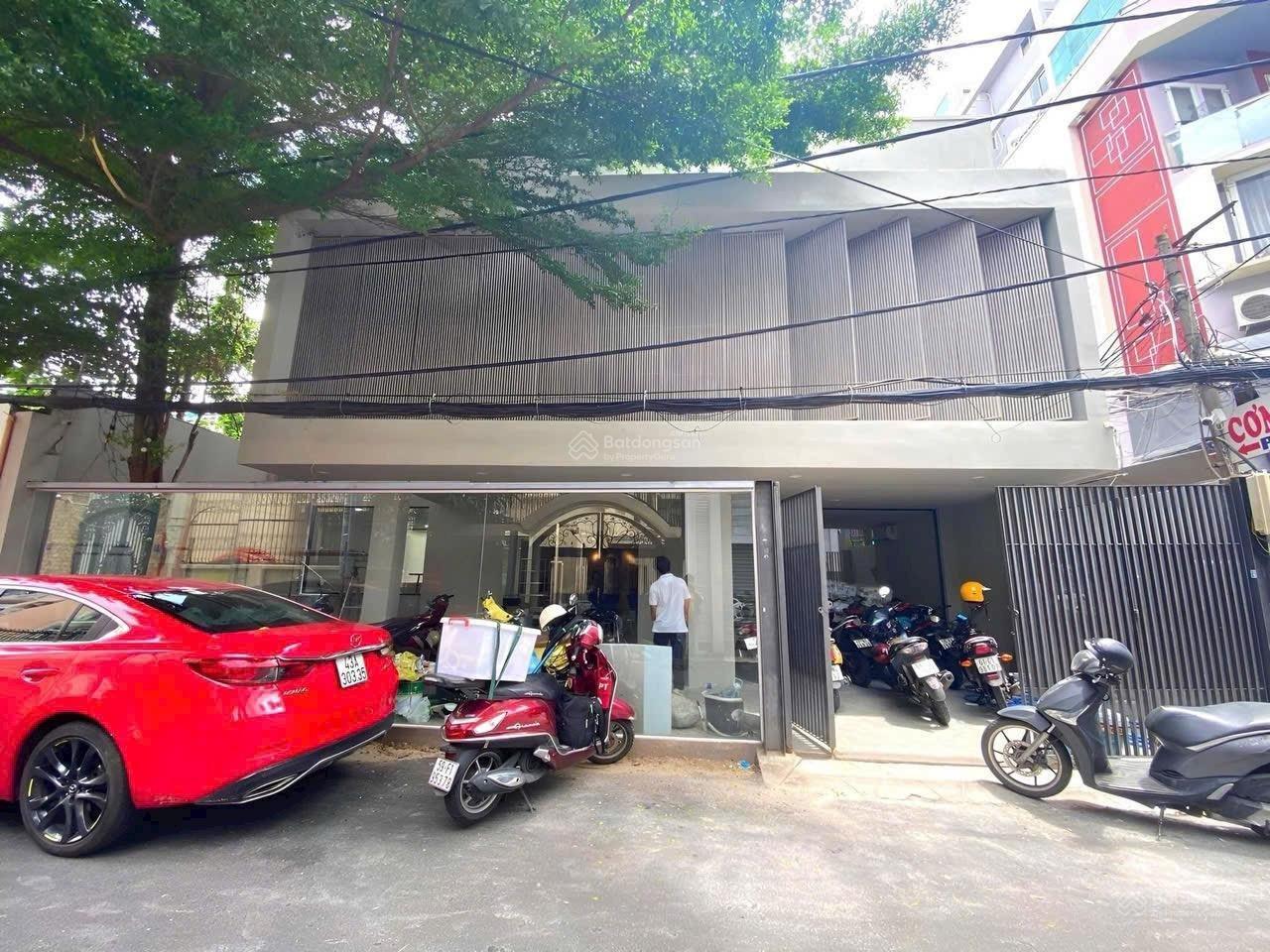 Cho Thuê Nhà Mặt Tiền 28 Hồ Biểu Chánh, Quận Phú Nhuận – DT 12x18m, Gara Lớn