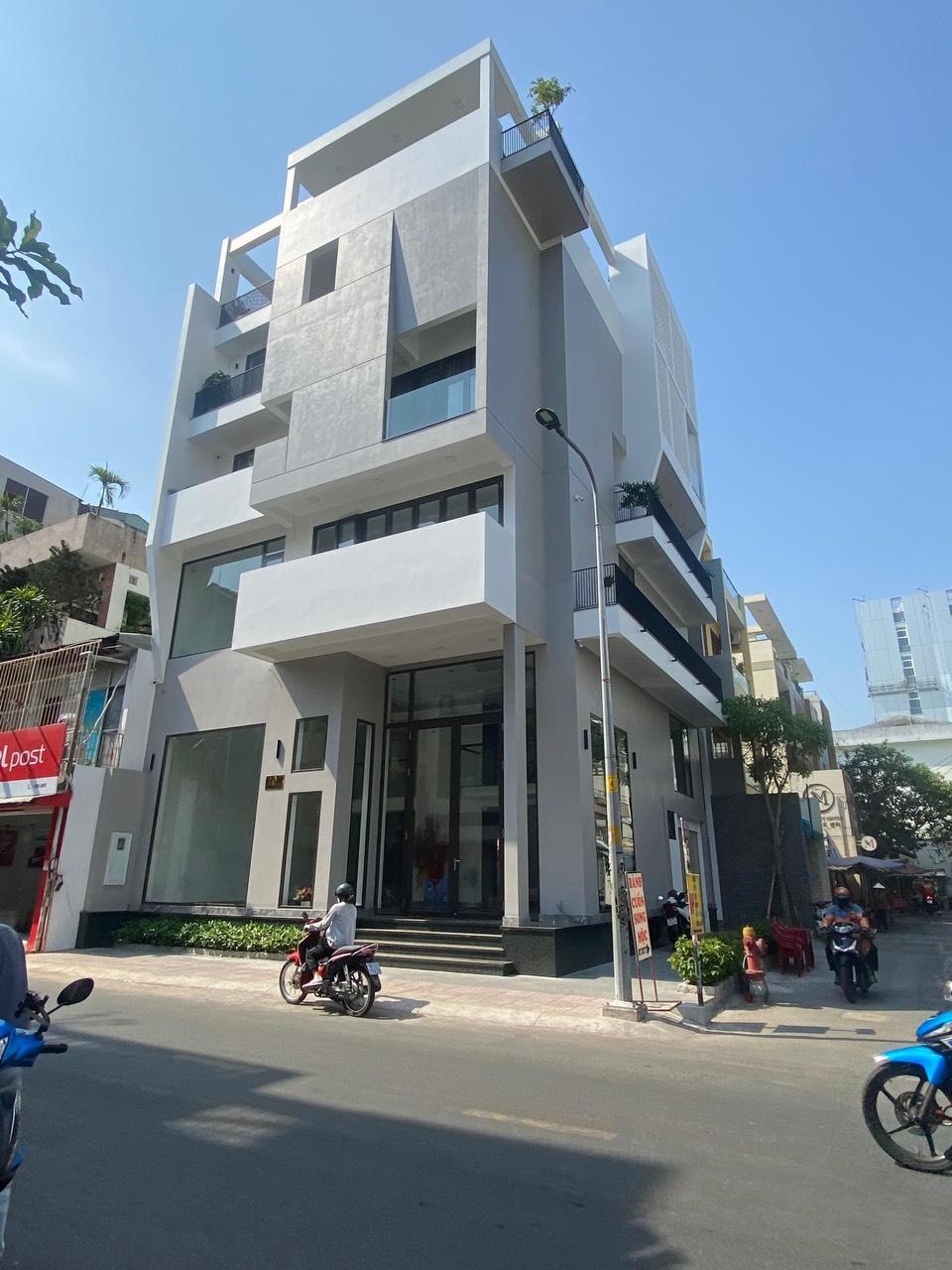 Cho Thuê Mặt Bằng Kinh Doanh 107 Vườn Chuối, Phường 4, Quận 3 – Hầm, Trệt, Lửng, Lầu Có Thang Máy