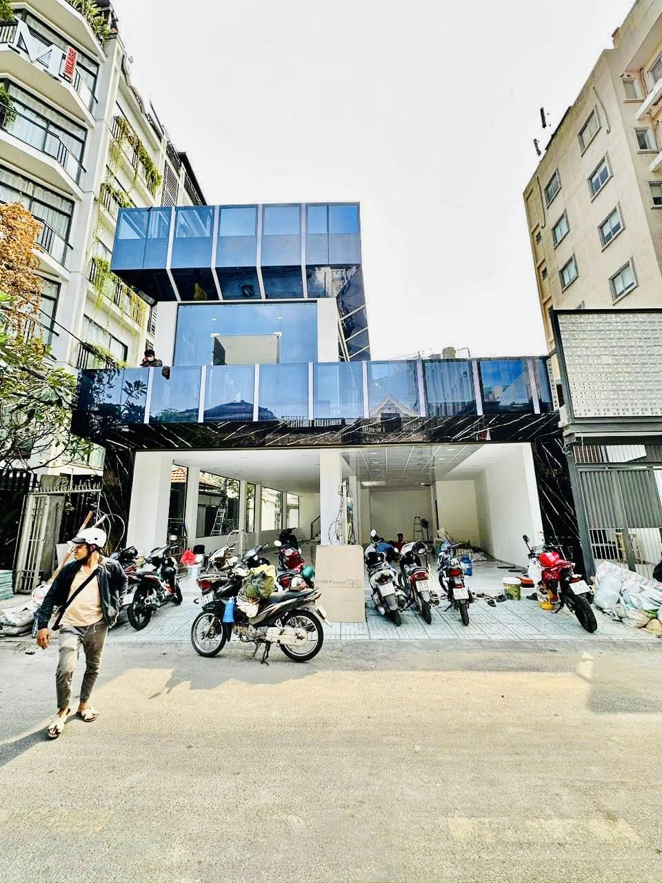 Cho Thuê Nhà Mặt Tiền 21-23A Thạch Thị Thanh, Quận 1 – DT 10x18m