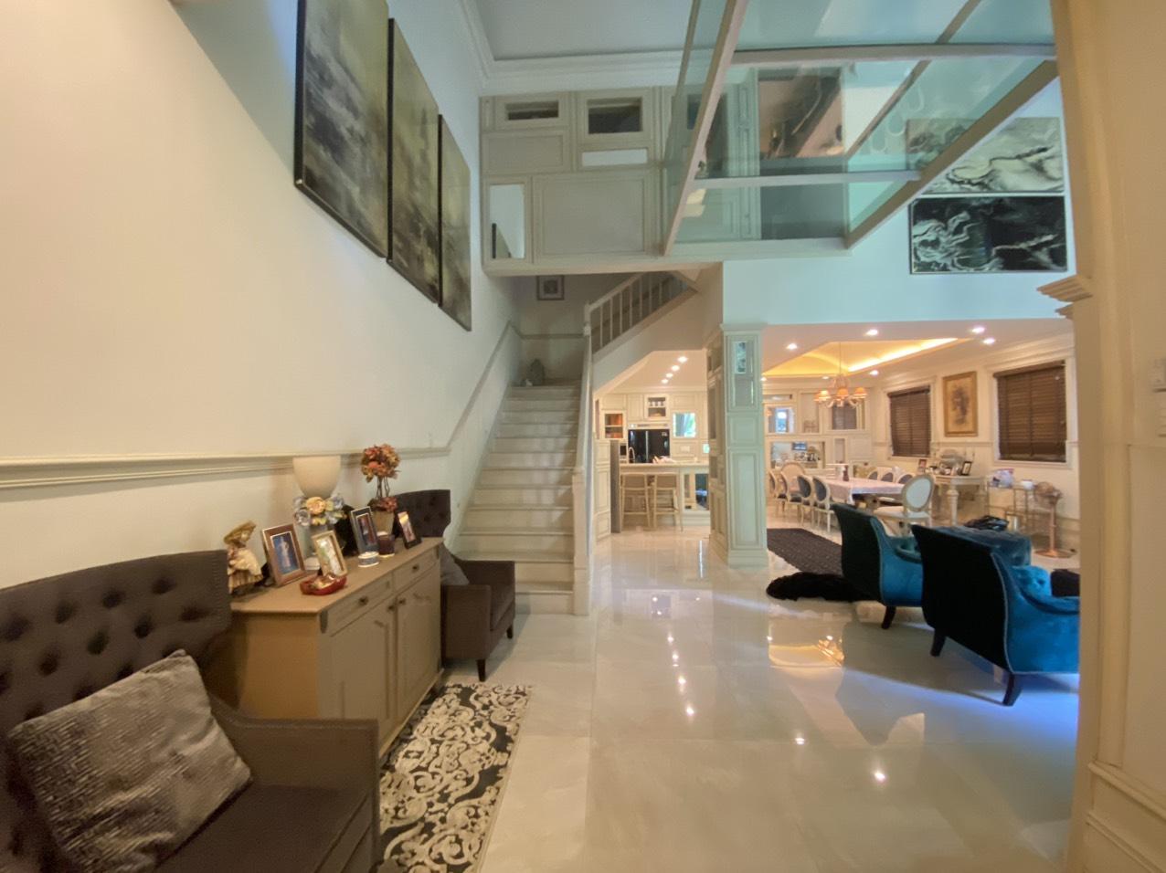 Cho thuê biệt thự góc 2 mặt tiền 38/8 Nguyễn Văn Trỗi, Phú Nhuận – 9x20m, sân vườn