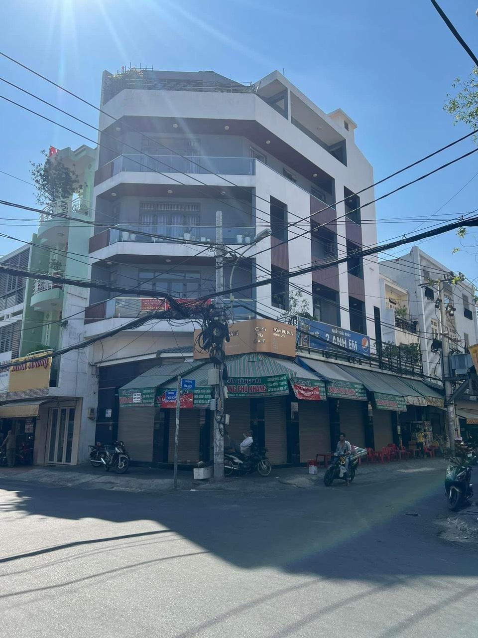 Cho Thuê Tòa Nhà Góc 102 Lê Minh Xuân – Ba Gia, Quận Tân Bình – 6 Tầng