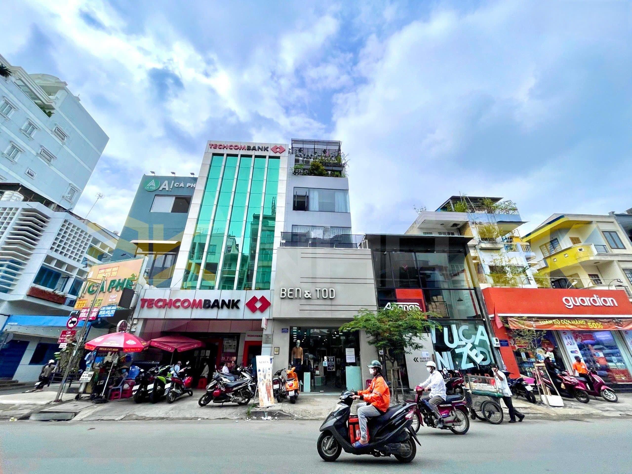 Cho Thuê Nhà Mặt Tiền 425A Sư Vạn Hạnh, Phường 12, Quận 10 – Trệt 3 Lầu