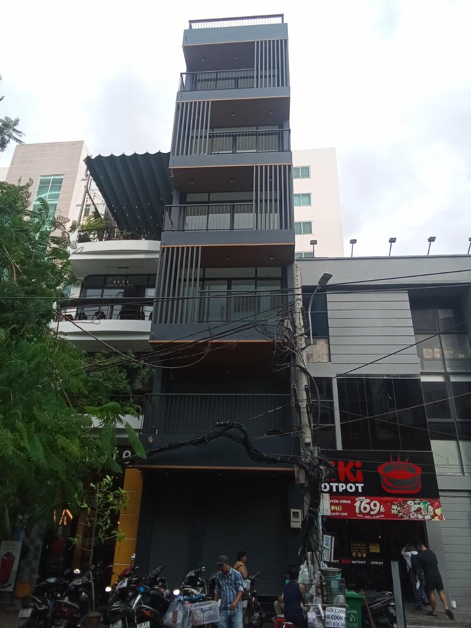 Cho Thuê Nhà 824/4 Sư Vạn Hạnh, Quận 10 – 5 Lầu, 8 Phòng, 11 WC