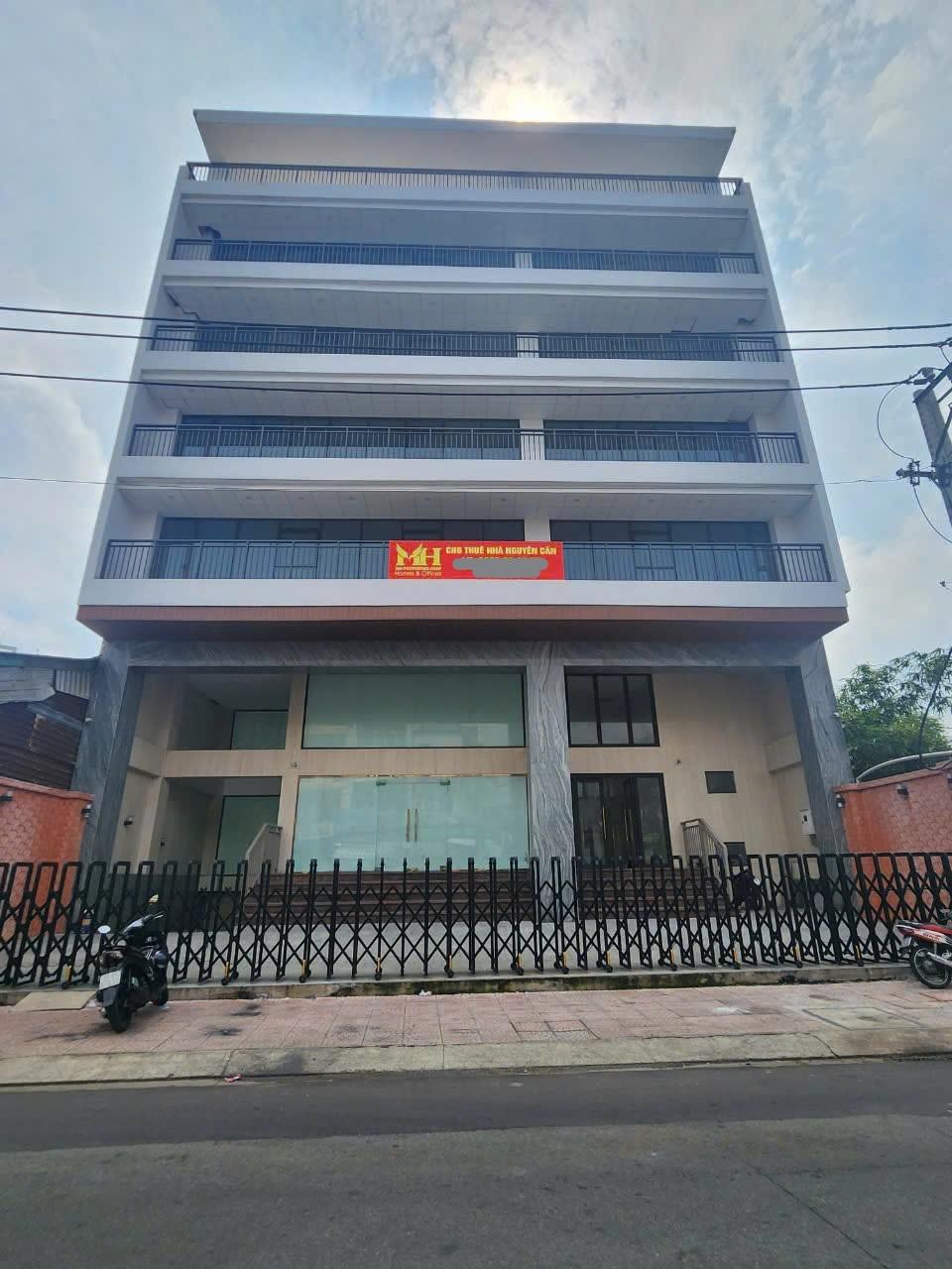 Cho thuê tòa nhà Bùi Hữu Nghĩa, Bình Thạnh – 17x28m, hầm + 4 lầu, 2 thang máy
