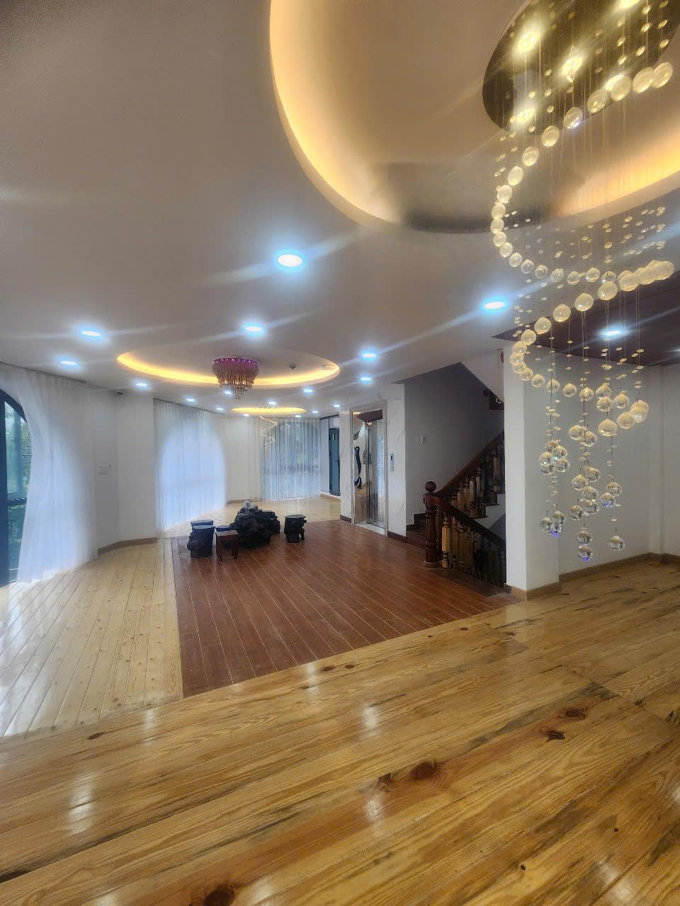 Cho thuê tòa nhà Phạm Huy Thông, Gò Vấp – 1 hầm 6 lầu, 16 phòng, thang máy