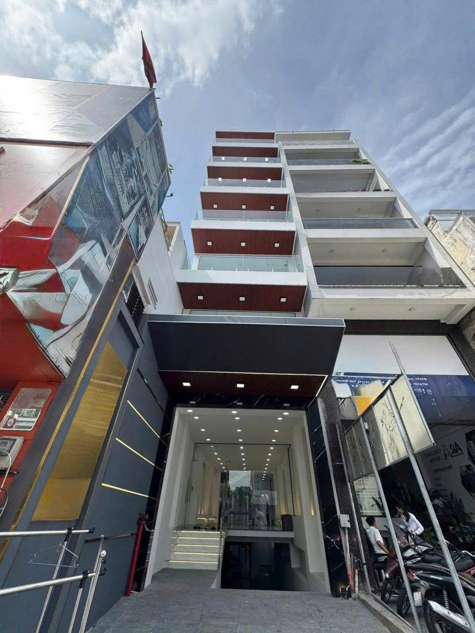 Cho thuê tòa nhà Bạch Đằng Bình Thạnh – 1 hầm 7 tầng, 712m² sàn, nhà mới 100%