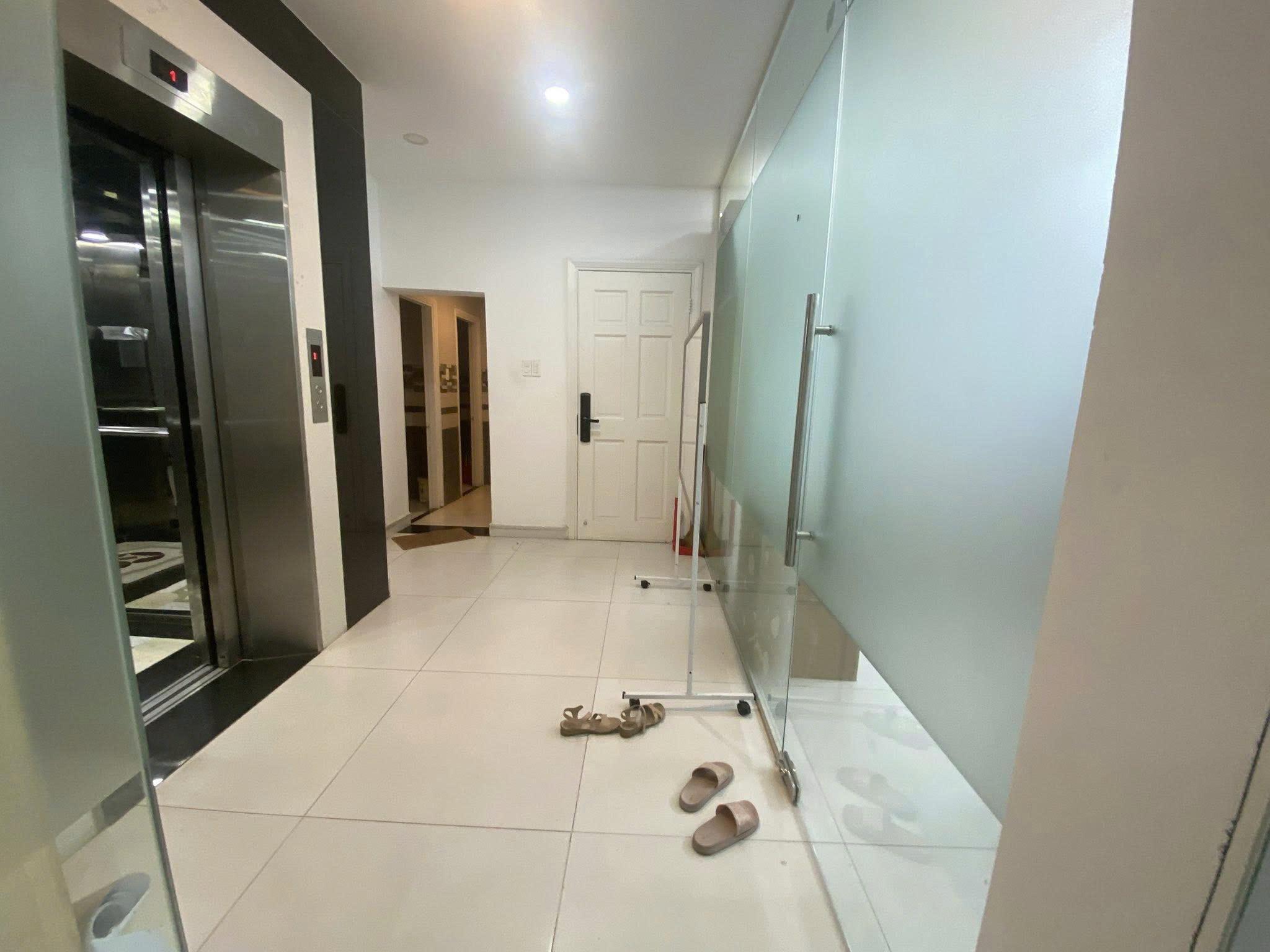 Cho thuê tòa nhà Bát Nàn Quận 2 – 1 hầm 3 lầu, thang máy