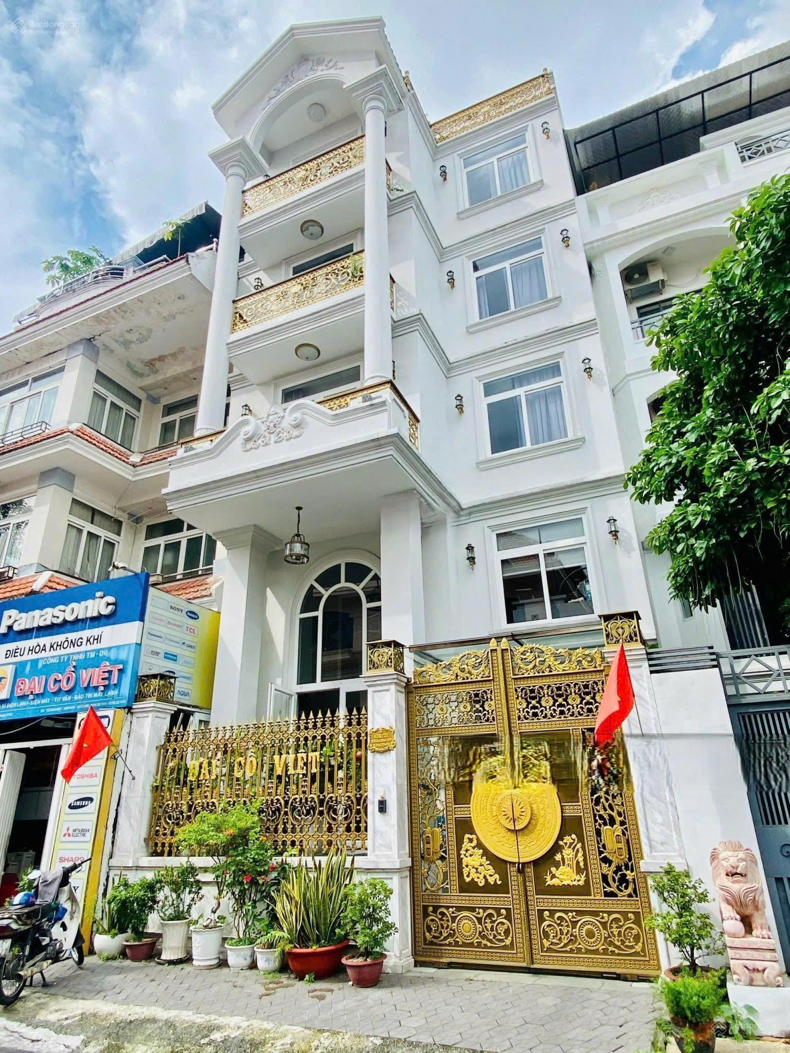 Cho thuê tòa nhà 43R/21 Hồ Văn Huê, Phú Nhuận – 7x18m,  trệt 4 lầu, full nội thất cao cấp