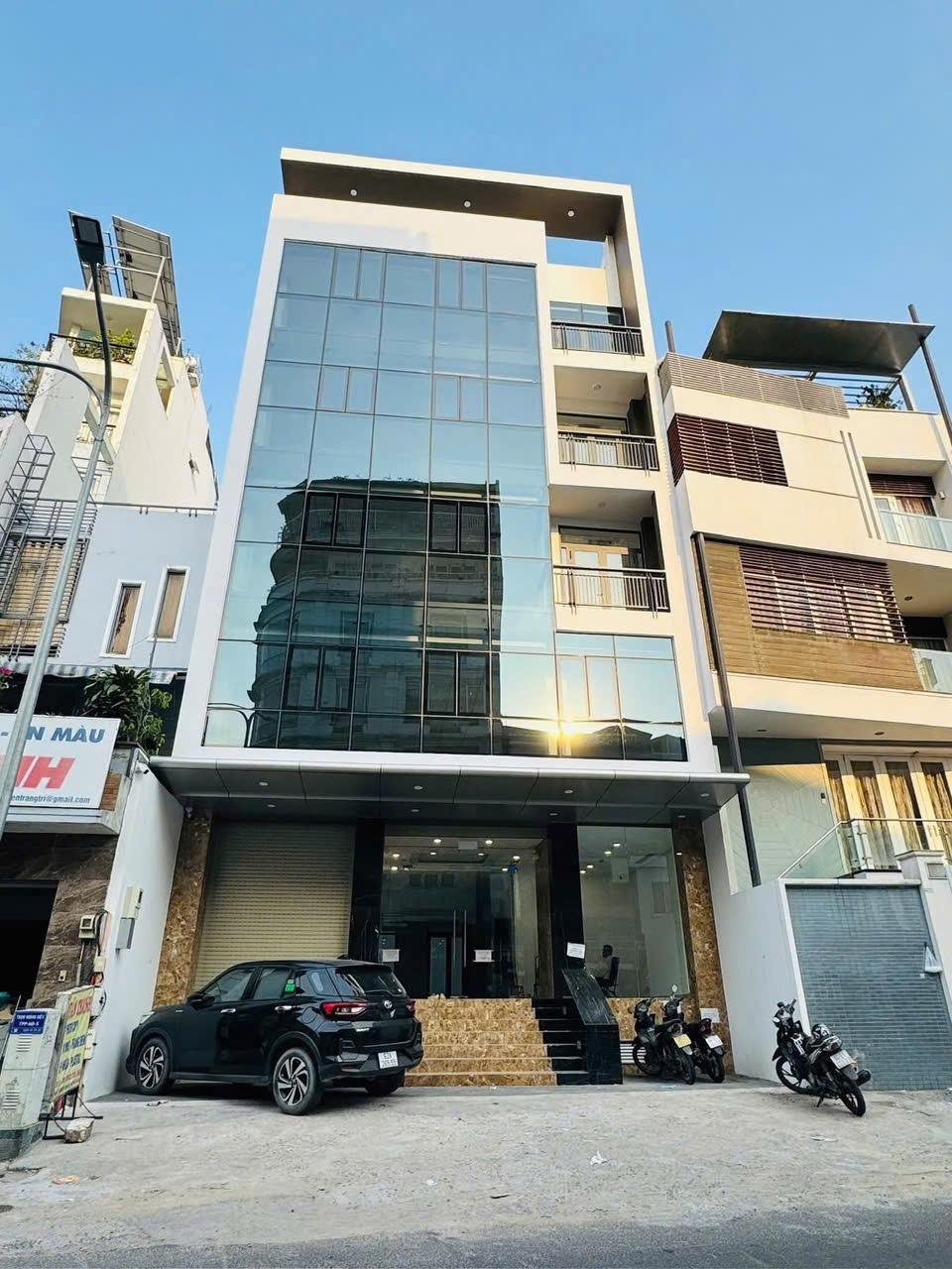 Cho thuê tòa nhà 19 Đặng Văn Ngữ, Phú Nhuận – 6 tầng, nhà mới 100%