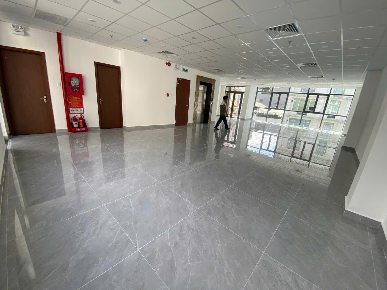 Cho thuê tòa nhà  Đặng Văn Ngữ, Phú Nhuận – 1 hầm 5 lầu, full tiện ích