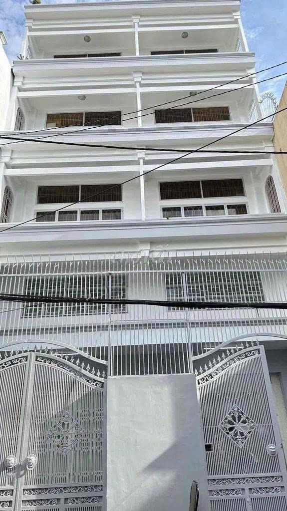 Cho thuê nhà mặt tiền Hồng Bàng Quận 11 - 248m2, 3 lầu