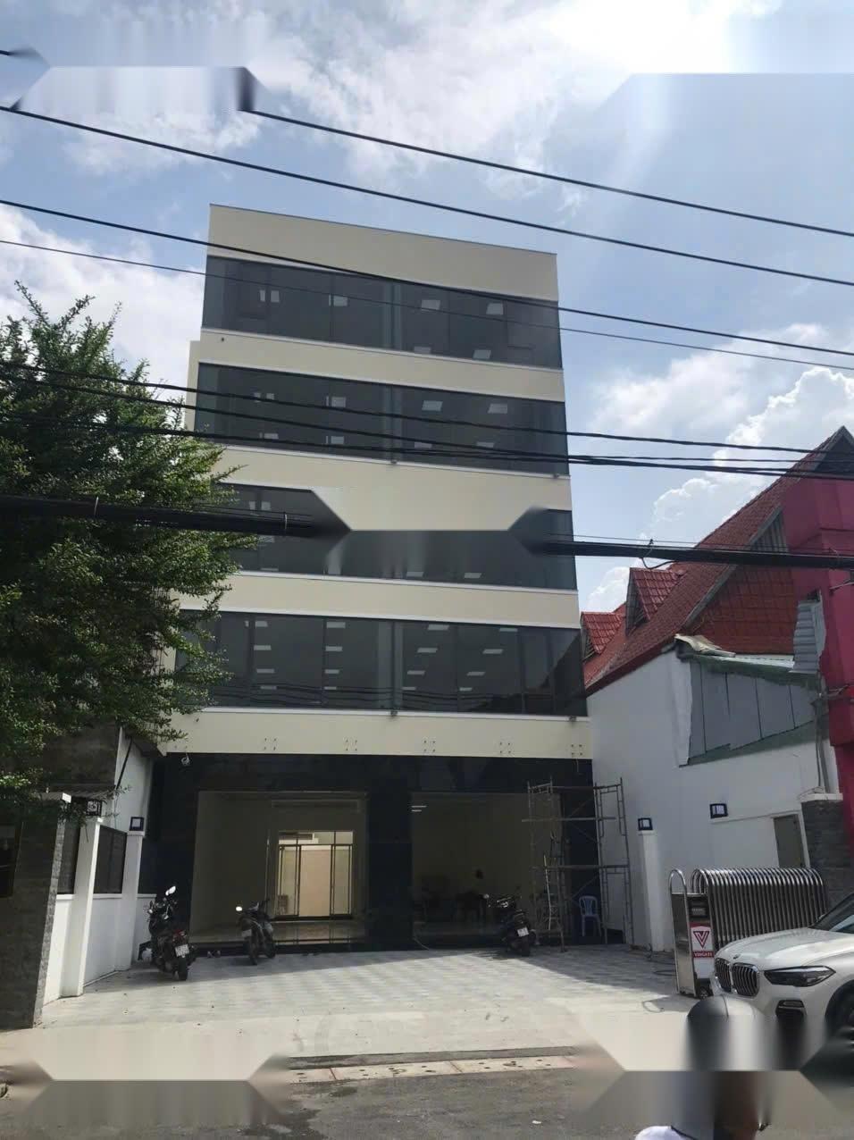 Cho thuê tòa nhà Nguyễn Duy Trinh, Quận 2 – 1 trệt 4 lầu, thang máy, diện tích lớn