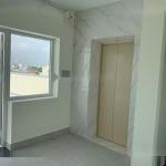 Cho thuê tòa nhà Nguyễn Duy Trinh, Quận 2 – 1 trệt 4 lầu, thang máy, diện tích lớn