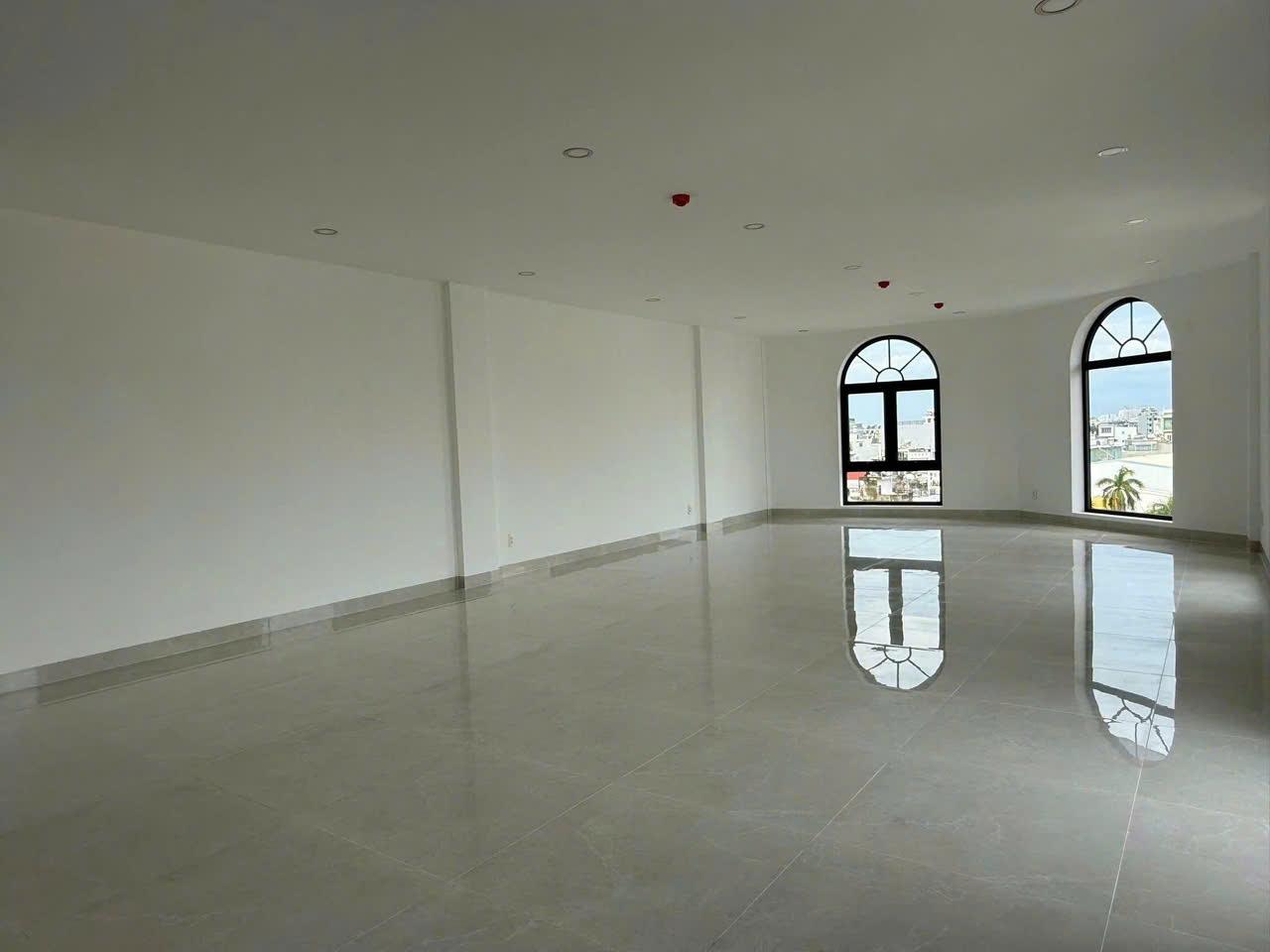 Cho Thuê Nhà 197 Dương Quảng Hàm Gò Vấp – 6x15m, Hầm + 6 Lầu, Thang Máy