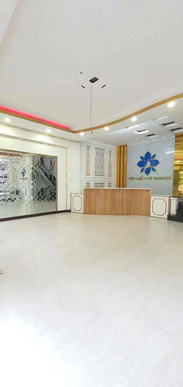 Cho Thuê Tòa Nhà 6 Hoa Đào, Phú Nhuận – Hầm 4 Tầng, 5 Phòng Lớn