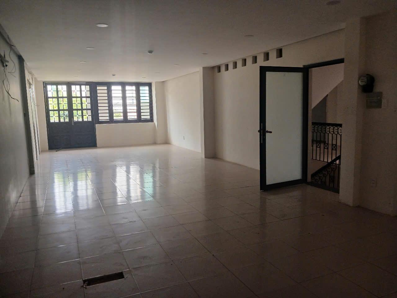 Cho Thuê Tòa Nhà 73-75A Nguyễn Khuyến, Bình Thạnh – Hầm 3 Lầu